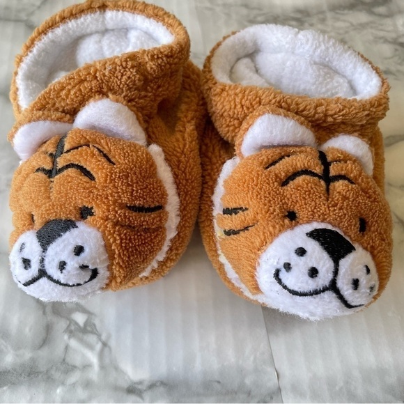 Baby 0-9 Months Unisex Tiger Slippers Warm Indoor Shoes Soft Slippers - Picture 5 of 7